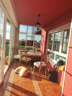 Dining - Vrbo Property (villaviciosa)