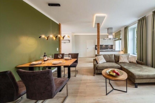 Smart TV, fireplace - Apartment in Fehmarn with swimming pool (Fehmarn)