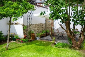 Property grounds - Holiday home in Niederehe with Wi-Fi (Niederehe)