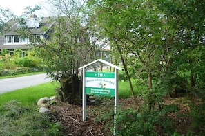 Property grounds - at the Kardel holiday farm (Osterhever)