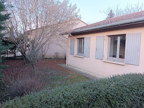 Exterior - Cozy house with a garden - Sleeps 14 (Chatte)