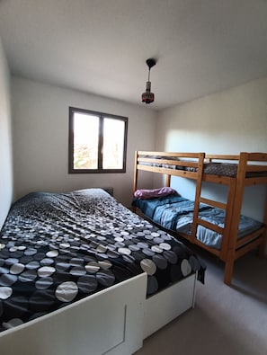 Room - Vrbo Property (Chatte)