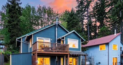 Lower-Level Whidbey Hideaway • Water Views + Shared Hot Tub | Morning Glory