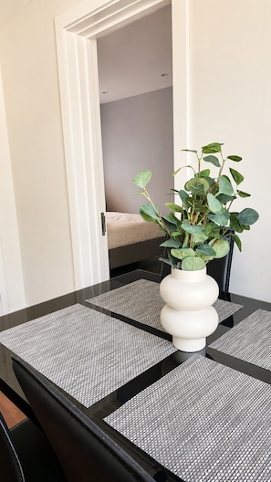 Interior - Comfortable 4BR House -Families, Groups & Business (Bradwell Common)