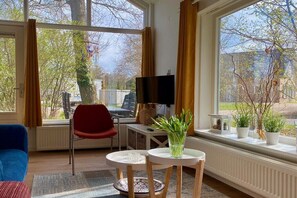Smart TV - Holiday home with 2 bedrooms (Vrouwenpolder)