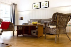 Smart-TV, Kamin, Stereoanlage