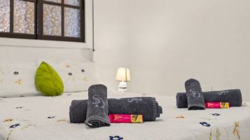 2 dormitorios, tabla de planchar con plancha, wifi y ropa de cama