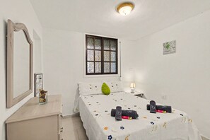 2 habitaciones, tabla de planchar con plancha, wifi y ropa de cama 