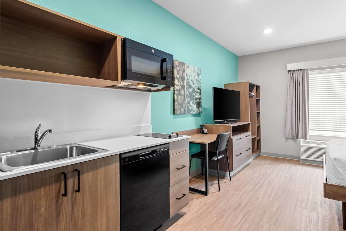 Suite, 1 cama de matrimonio, no fumadores | Escritorio, espacio para trabajar con un portátil, wifi gratis