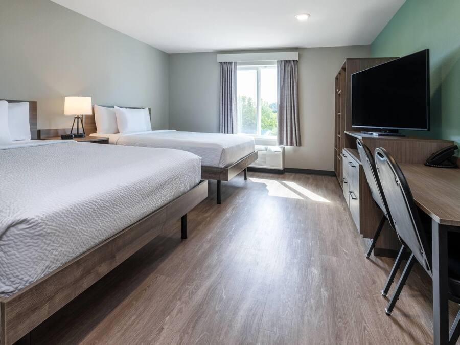 Suite, 2 queensize-senger, ikke-røyk | Skrivebord, skrivebord for bærbar PC, wi-fi (inkludert) og sengetøy