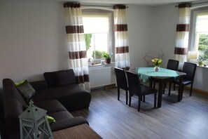 Smart TV - Holiday apartment with 2 bedrooms (Ostritz)