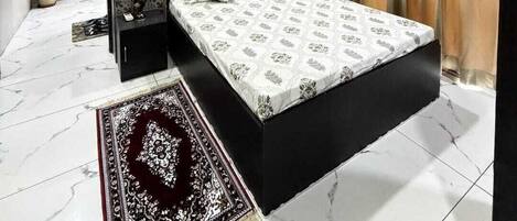 1 bedroom, iron/ironing board, WiFi