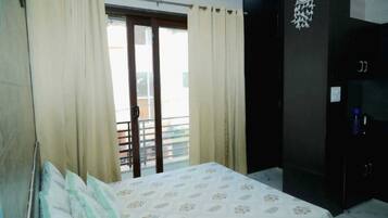 1 bedroom, iron/ironing board, WiFi