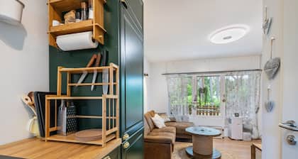 Forest Whisper: Terrace, Private Garden & Air Conditioning