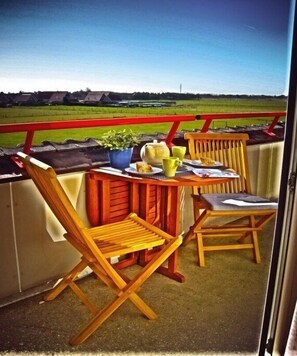 Outdoor dining - Amelander Paradijs-67 (Buren \/ Ameland)