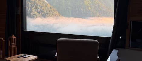 Deluxe Double Room, Mountain View | Jetted tub
