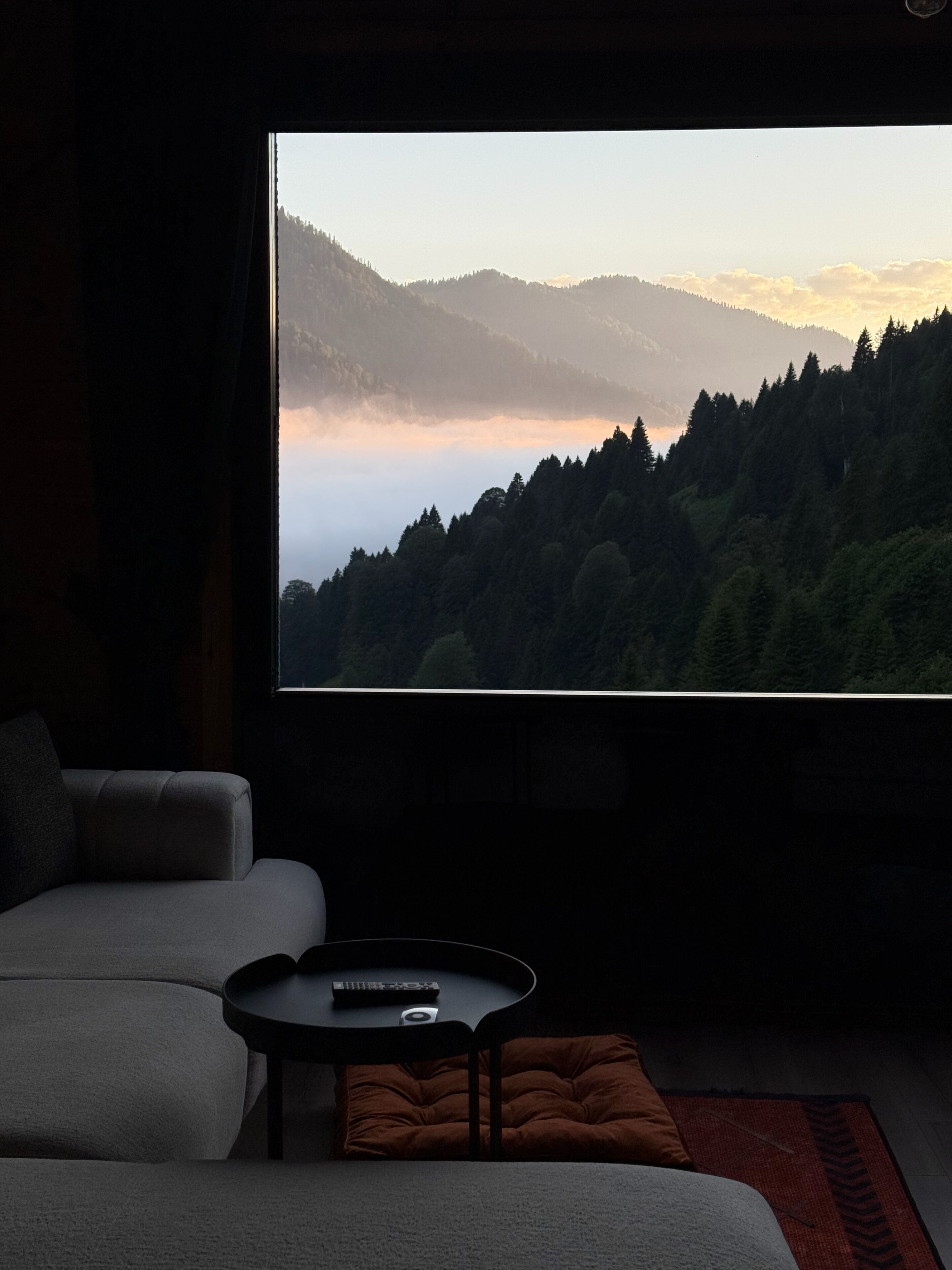 Family Quadruple Room, Mountain View | Living area