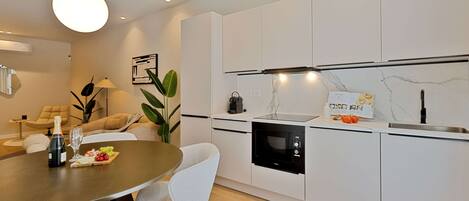 Fridge, microwave, oven, stovetop