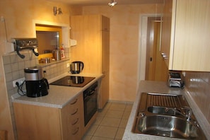 Coffee/tea maker, fridge, microwave, oven - comfortable and in a unique location (Diera-Zehren)