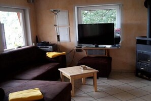 Smart TV, fireplace, DVD player, stereo - comfortable and in a unique location (Diera-Zehren)
