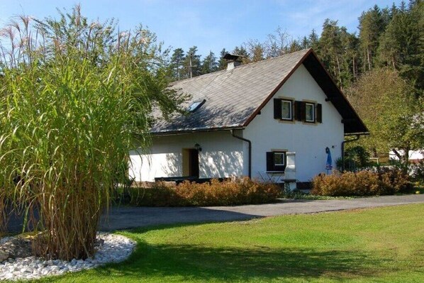 Exterior - Holiday home in Raunach with swimming pool (Raunach)