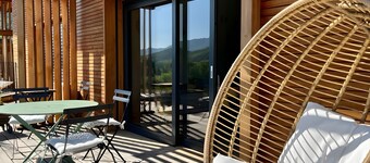 Eco-Friendly and Contemporary Charming Cottage