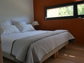 Room - Eco-Friendly and Contemporary Charming Gîte (Saillans)