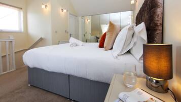 3 bedrooms, iron/ironing board, internet