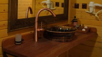 Luxury Bungalow, Mountain View | Bathroom | Shower, hair dryer, slippers, towels