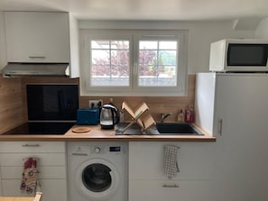 Private kitchen - Vrbo Property (Palaiseau)