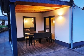Outdoor dining - Holiday home "Wegwarte" (Brieden)