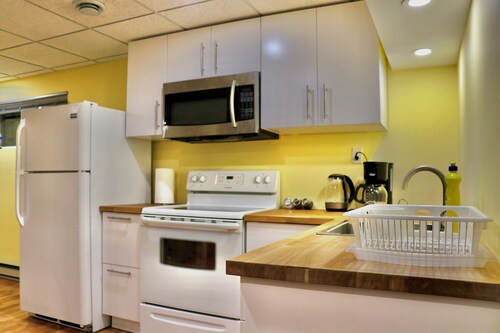 Charming Spacious Apt 2 Bedroom 2 Bath