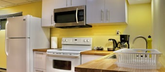Charming Spacious Apt 2 Bedroom 2 Bath