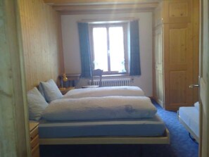 Internet - Ferienwohnungen Chasa Valär, (Scuol) by Interhome (Scuol)