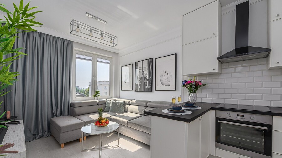 Lumina 3-room Apartment near the Metro
