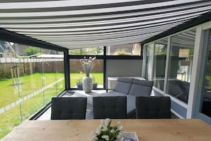 Outdoor dining - Holiday home with 4 bedrooms (Sint Maarten)