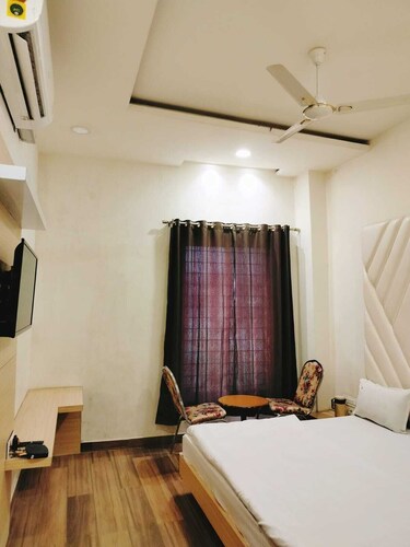 Hotel Silvora Inn - Bhopal