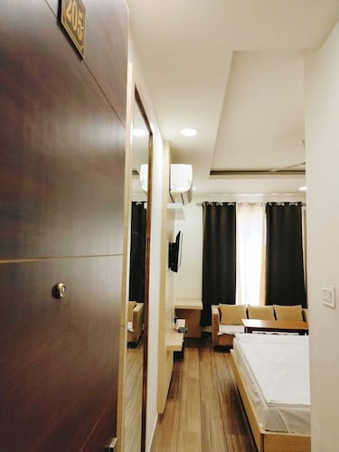 Hotel Silvora Inn - Bhopal