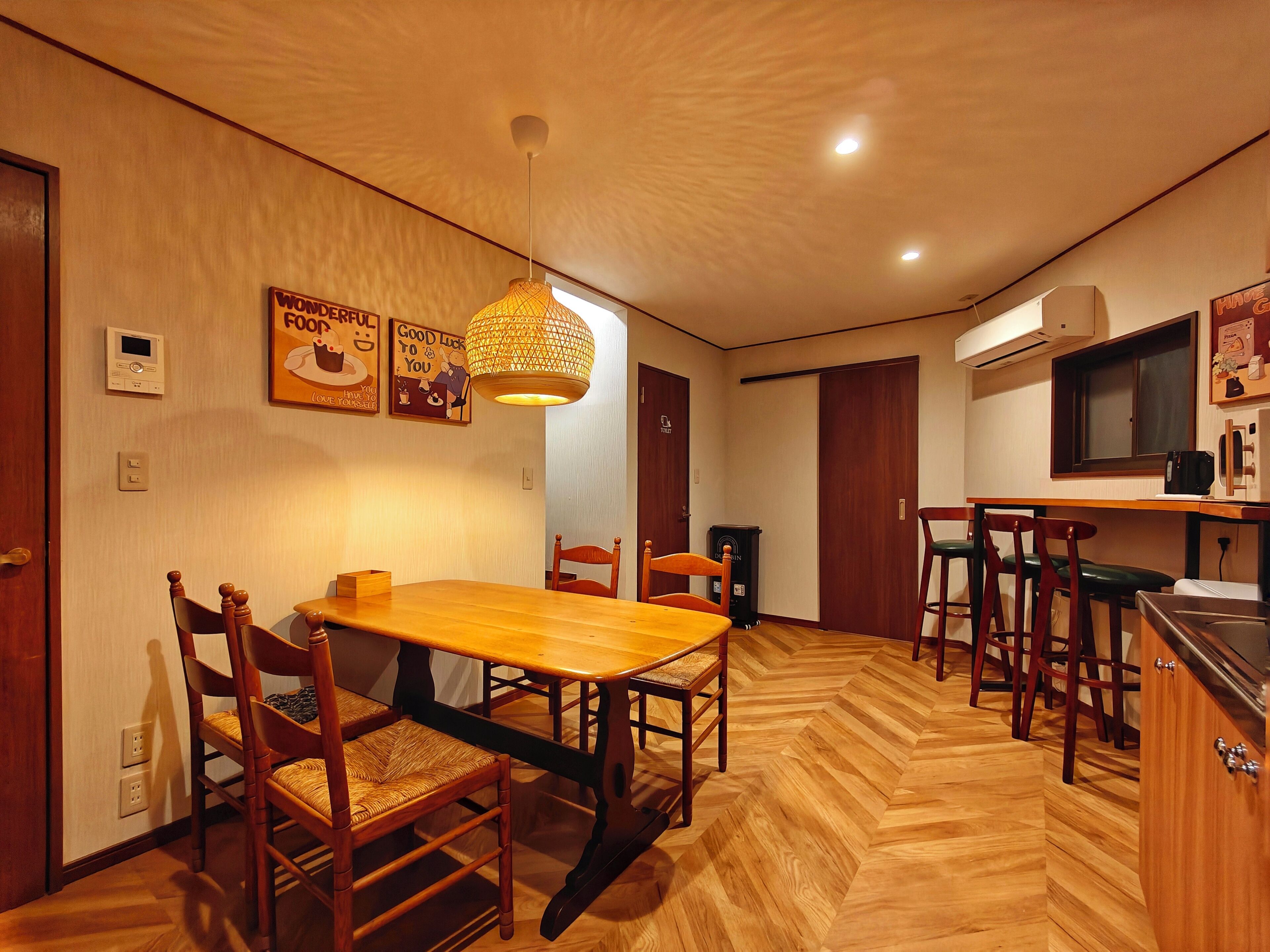 Villa Familiale, 4 chambres, balcon | Restauration