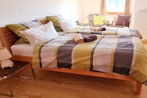 1 Schlafzimmer, Reisekinderbett, kostenloses WLAN, Bettwäsche