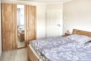 Free WiFi, bed sheets - Pallas - Ground Floor (Agathenburg)