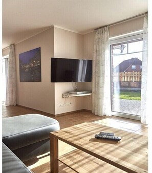 Smart TV - Pallas - Ground Floor (Agathenburg)