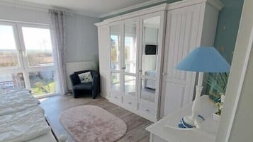 2 chambres, fer et planche à repasser, lit parapluie, Wi-Fi gratuit