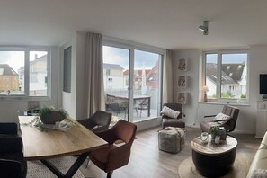 Smart-TV, Videospiele, Bücher, Stereoanlage