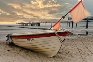 On the beach - Holiday home in Koserow with swimming pool (Koserow)