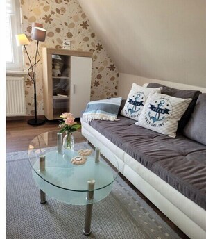 Smart TV - Holiday apartment with 1 bedroom (Wurster Nordseeküste OT Dorum)