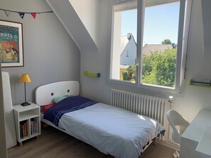 Bügeleisen/Bügelbrett, WLAN, Bettwäsche