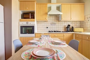 Dining - Vrbo Property (Tournefeuille)