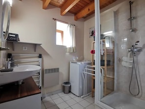 Bathroom - Vrbo Property (Mahalon)