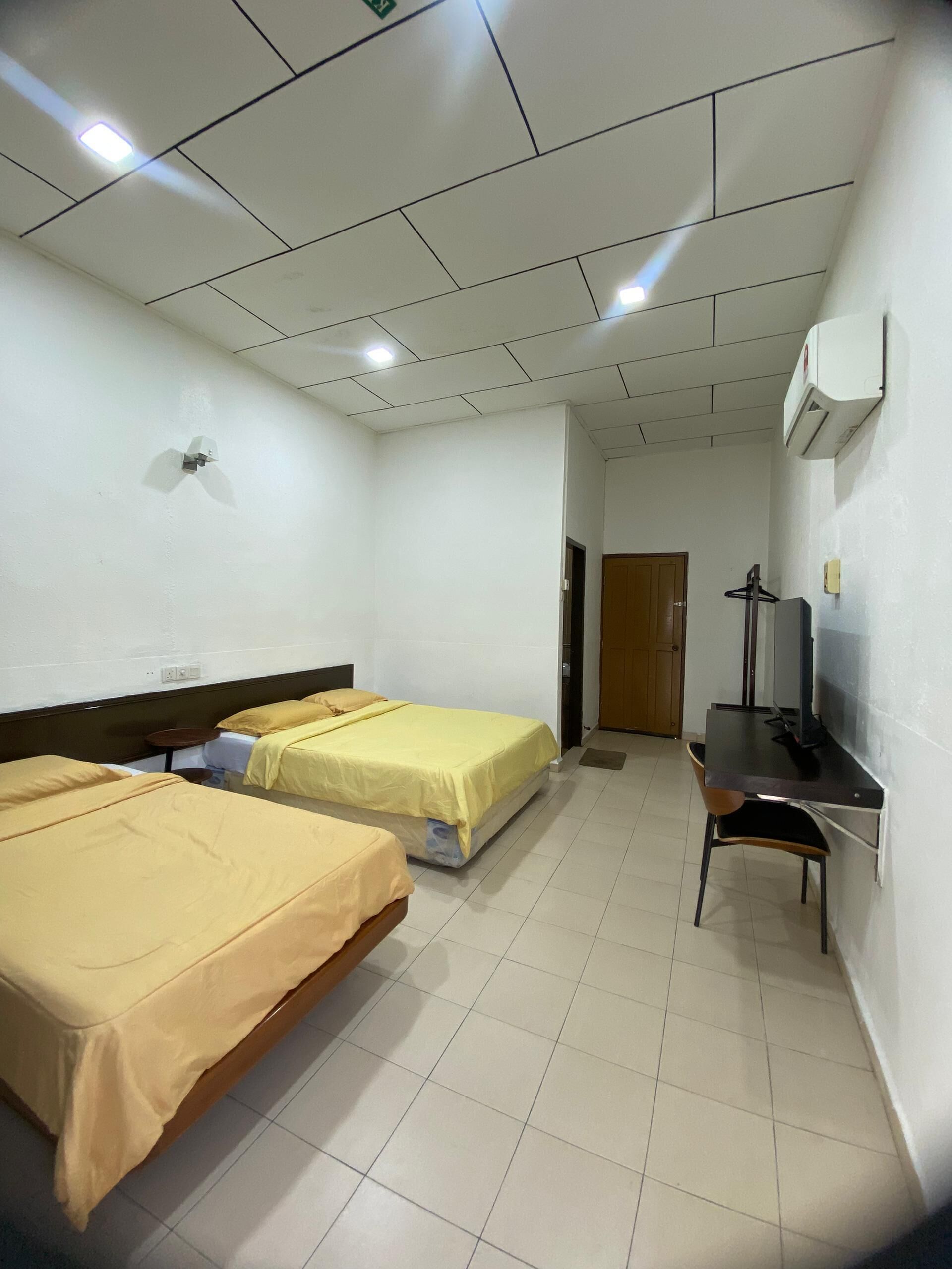 Laptop workspace, blackout curtains, free WiFi